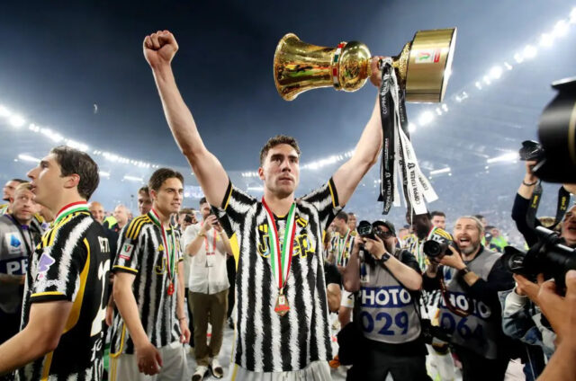 Prečo sa milánové ťažkosti stretávajú pri prechode na Juventusov Dusan Vlahovic