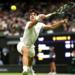 Ruská Maria Sharapova koná proti Slovenskému Dominike Cibulkovi zo ŠTVRTSKÉHO DENNÉHO DENNÉHO DENNÉHO DENNÉHO BNL D'Italia 2018 v Foro Italico 16. mája 2018 v Ríme v Taliansku.