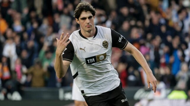 Prevádzky povesti, správy: Man United Eye Move for Java Guerra

