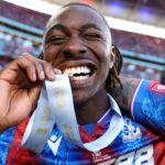 Prevody povesti, správy: Arsenal sa pohybuje pre Eze Palace's Eze