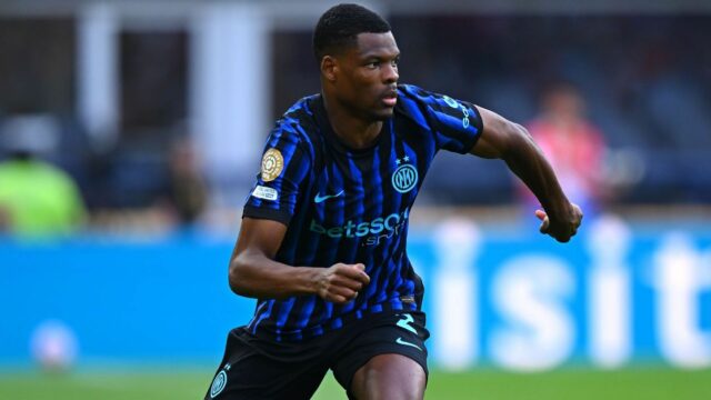 Prevody povesti, správy: Barcelona Ponder Move for Dumfries


