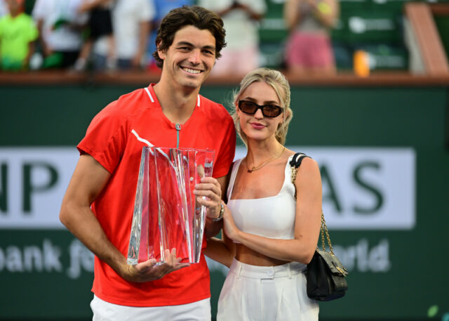 Priateľ Taylor Fritza Morgan Riddle sa nedá kúpiť so slovom Wimbledonova správa

