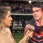 Fremantle hviezda Andrew Brayshaw poskytla pokojne posielanie rozhovoru s vložkou, keď stekalo z rany hlavy