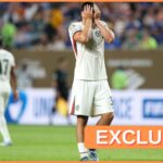 Marc Guiu oslavuje cieľ pre Chelsea