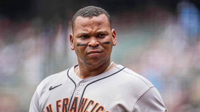 Rafael Devers prijíma novú úlohu po tom, čo odmietol hrať na ihrisku s Red Sox

