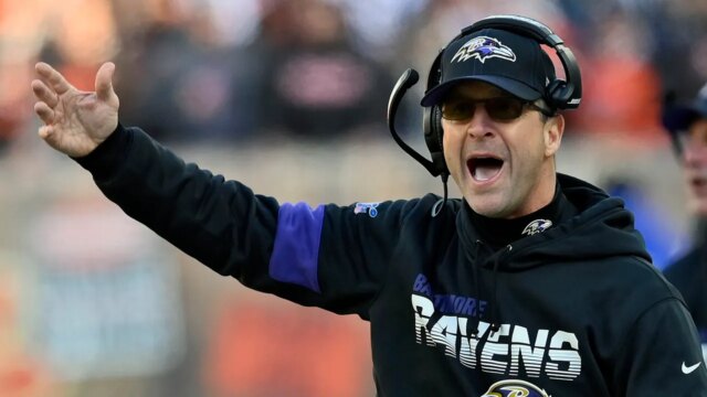 Ravens -Coach John Harbaugh obhajuje Biely dom -Zhromažďovanie s Trumpom

