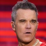 Robbie Williams sa vzdal úlohy svetového pohára klubu, keď Chelsea stretne PSG v Spojených štátoch