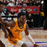 S LeBron James Courside, Brozie začína letnú ligovú show