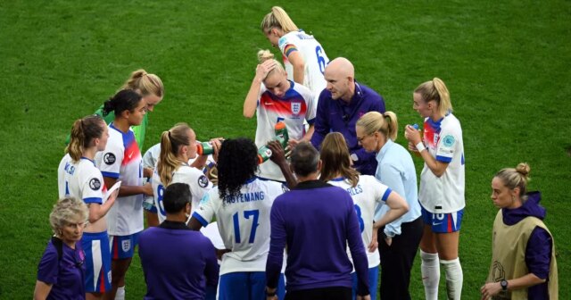 Sarina Wiegman a livré un message classé X aux lionnes avant Euro 2025 Glory
