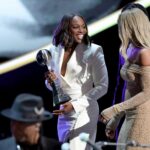 Sloane Stephens poskytuje silné posolstvo po vytvorení histórie ako prvého tenistického hráča, ktorý získal cenu prestížnej ceny Muhammad Ali Humanitar Award.