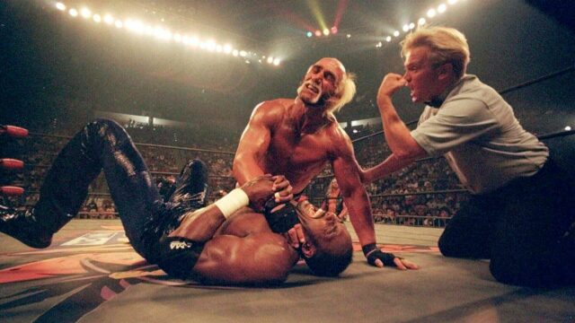 SmackDown -Mixte praskne v „Hogan“ Zondderenen počas WWE -prvý do neskorej legendy

