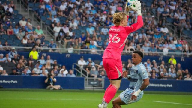Sounders pokračujú v štrajku za tri skoré góly, držia Sporting KC

