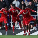 Nottingham Forest Star Callum Hudson-oh (vľavo) sa týka strany Premier League