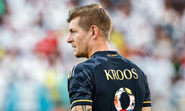 Toni Kroos tvrdí, že „dobre zvažuje zlých“ na rozvíjajúcej sa hviezde Real Madrid

