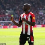 Uvádza sa, že Tottenham tento rok v lete sledoval prevod pre Brentford Star Yoane Wissa