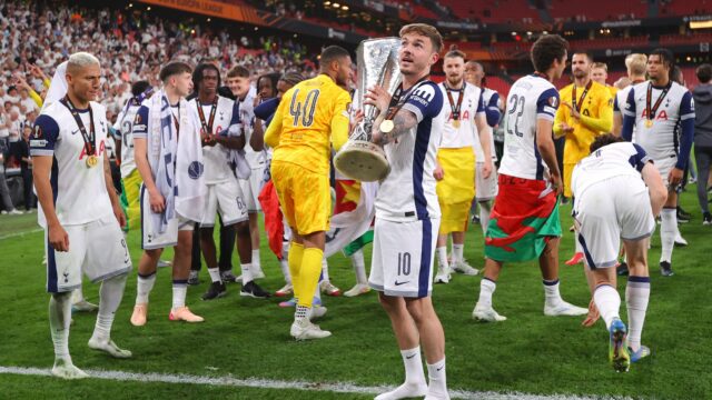Frank povedie Spurs v Super Cup