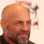UFC Great Randy Couture trpí vážnymi popáleninami pri nehode