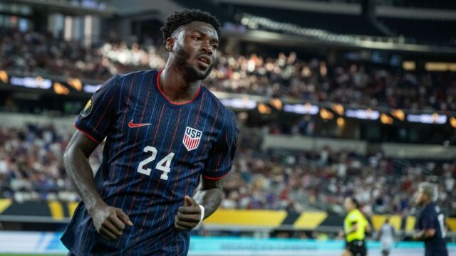 USMNT -ons Agyemang Seals zmluva kontraktu s Spikálnym derbi


