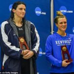 Lia Thomas je videná vedľa Riley Gaines potom, čo sú na piatom mieste v majstrovstvách NCAA