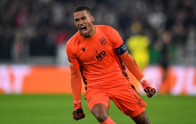 Úradník | Brankár Nantes Alban Lafont sa pripojí k Panathinaikosu za pôžičku


