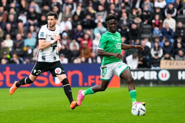 Úradník | Montpellier Nathanaël Mbuku Znak za pôžičku od Augusty

