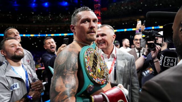 Usyk vyrazí Dubois, aby sa stal nesporným majstrom v ťažkej váhe

