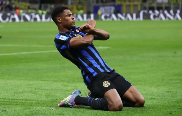 Vedúci Inter je uvedený o záujme Denzel Dumfries z Barcelony

