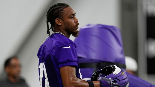 Vikings 'Justin Jefferson napätie na spodnú nohu, bude chýbať čas

