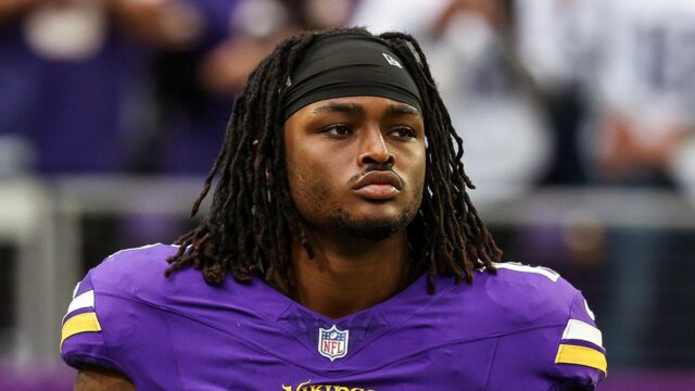 Vikings linebacker Dallas Turner je podvedený z 240 000 dolárov

