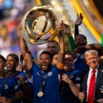 Vo vnútri majstrovstiev sveta v klube Chelsea, zatiaľ čo sviatky idú ráno v New Yorku