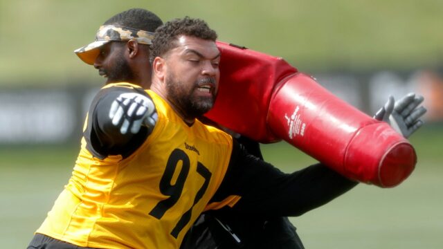 Výcvikový tábor Steelers: Cameron Heyward robí dotykový príspevok


