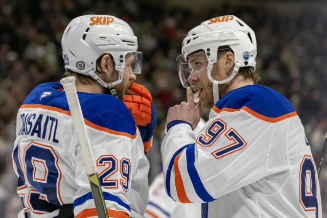 Vyhliadky Oilers Isaac Howard s potešením začal kariéru NHL s Connor McDavid a Leon Draisaitl

