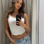 Lux Mackay pracuje na sobotnej kolízii medzi Oledeksandr Uyk a Daniel Dubois ako dievča