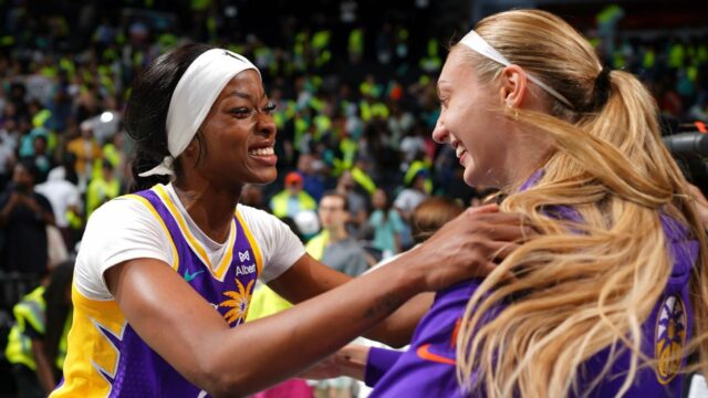 WNBA Ranging Power: Sparks, Valkyories sa vydali v opačných smeroch

