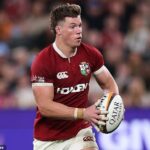 Huw Jones vytvoril dvakrát, keď britskí a írski levi zvíťazili proti Waratahs 21-10