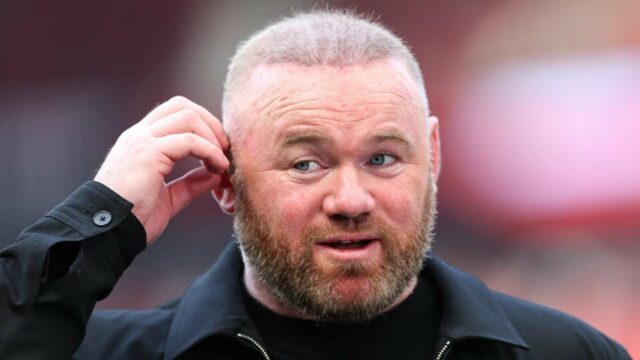 Wayne Rooney si vyberie svoje obľúbené piesne -Liam a Noel Gallagher World Tour

