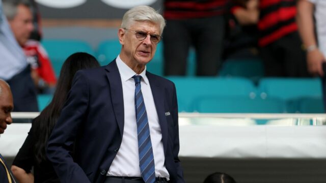 Wenger obhajuje Majstrovstvá sveta v klube uprostred kritiky Kloppa

