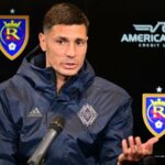 Whitecaps Cvičenie nakupovanie na D Damir Kreich