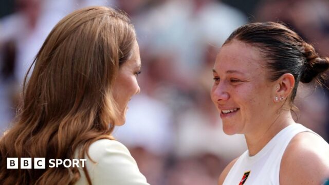 Amanda Anisimova is consoled by the Princess of Wales