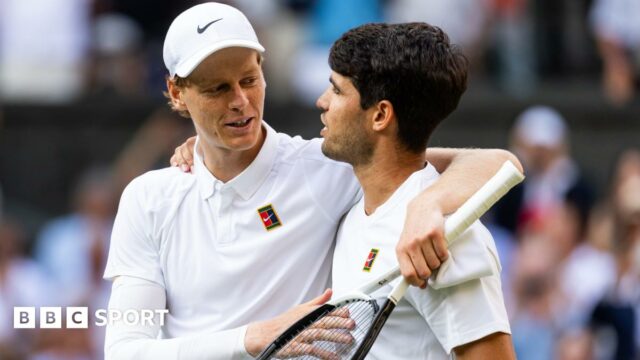 Jannik Sinner and Carlos Alcaraz shake hands