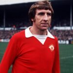 Bývalý Manchester United, Newcastle a Wales postúpili Wyn Davies vo veku 83 rokov