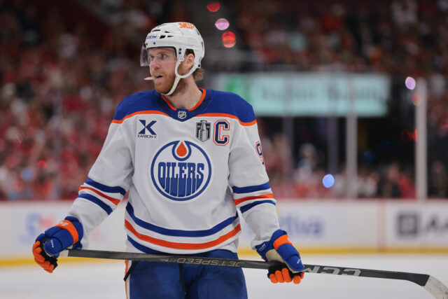 Zasvätené kvóty Nasledujúci zmluvný počet Connor McDavid navrhuje oveľa kratšie ošetrenie Oilers

