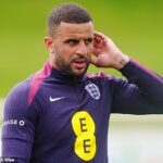 Novo predstavený Burnley Kyle Walker sa uvádza, že je blízko k dokončeniu trvalého pohybu