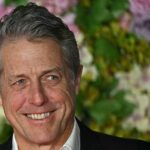 Zdá sa, že Hugh Grant prikývne ako Courtide Wimbledonovi