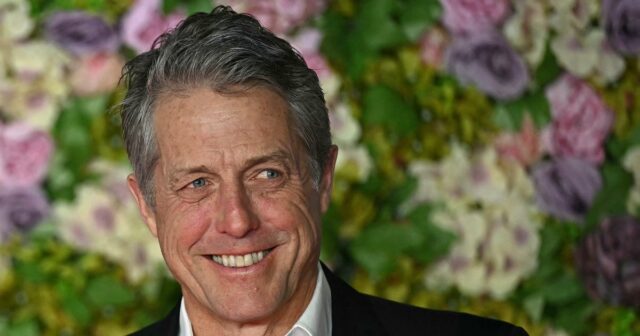 Zdá sa, že Hugh Grant prikývne ako Courtide Wimbledonovi

