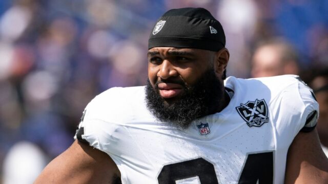 Zdroj - Kiss Christian Wilkins urobil hráča Raiders nepríjemný

