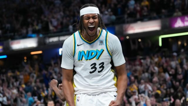 Zdroje - Bucks Breaking Damian Lillarda, dosah s Mylesom Turnerom

