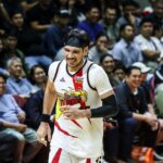 June Fajardo San Miguel Bemenmen počas zápasu 3 pohára PBA PBA proti TNT TNT TNT Tropang 5G.