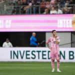 Zlatan Ibrahimovic: Lionel Messi „Hrajte so sochami“ v Miami