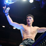 "Stále krásna" Módny model Islam Dulatov vyhráva debut UFC 318 s búrlivými KO dni pred GQ Photo Shield (video)